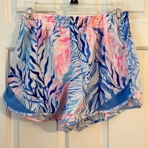 Lilly Pulitzer athletic shorts size medium